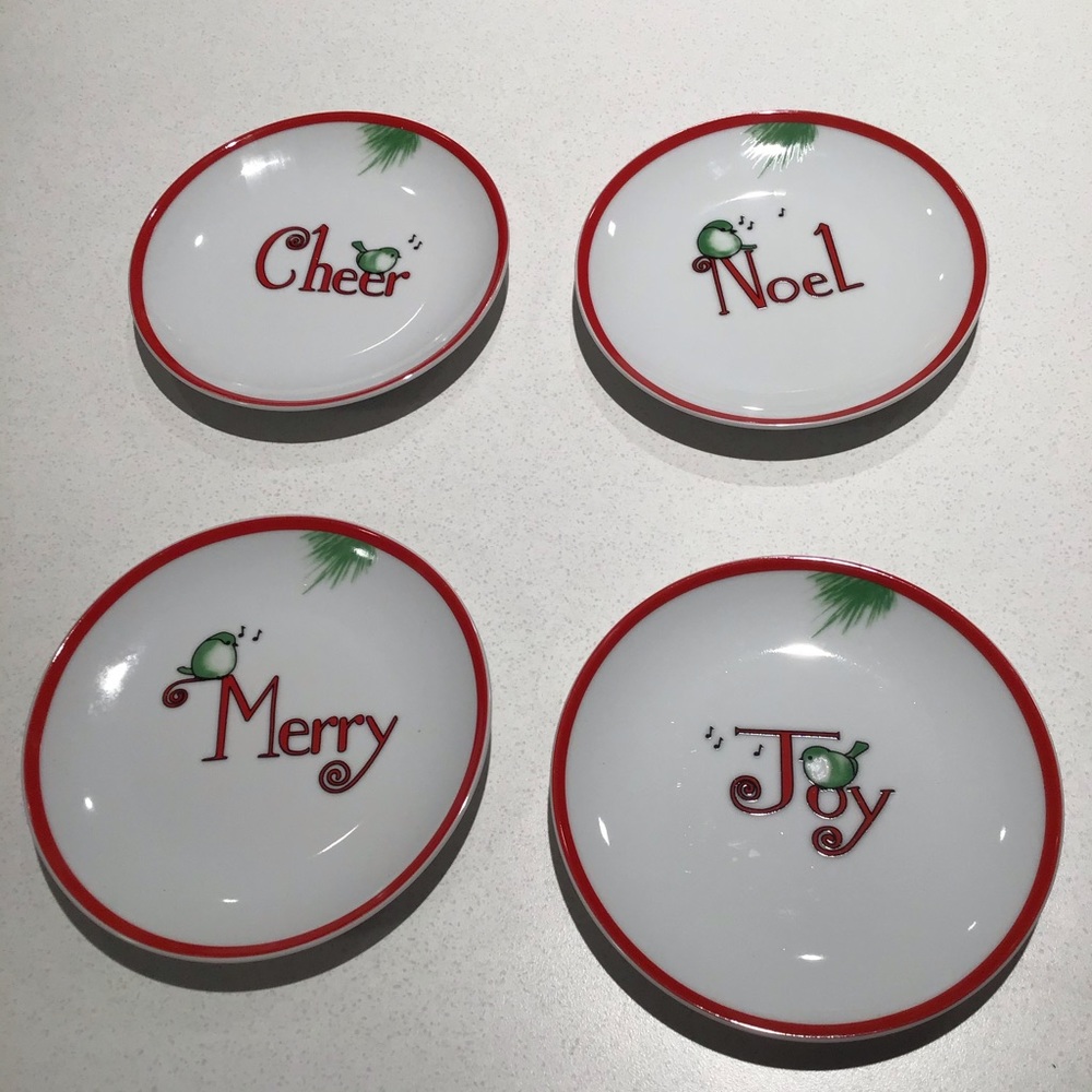 Everyday White Holiday Appetizer Porcelain Plates Set of 4 New